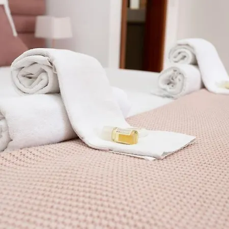 Valentino Loft Center - By Guest Porto