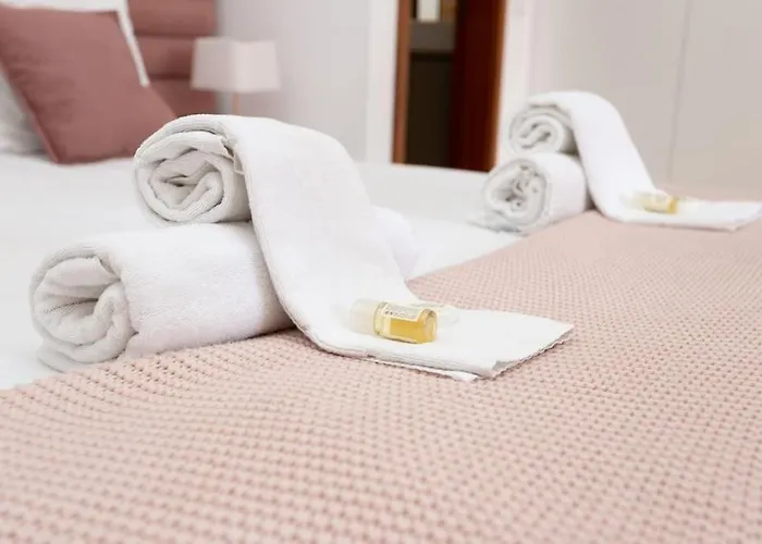 Valentino Loft Center - By Guest Porto