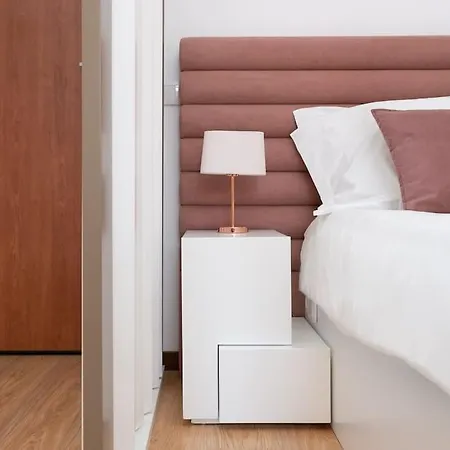 Valentino Loft Center - By Guest Appartamento Oporto