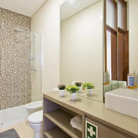 Valentino Loft Center - By Guest Apartment